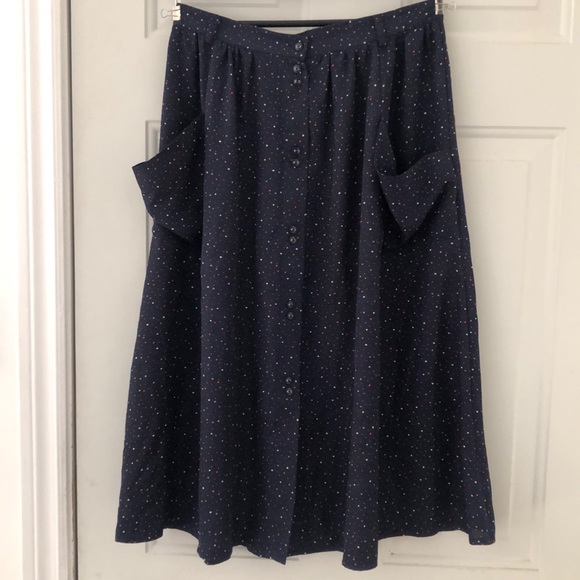 Topshop Dresses & Skirts - Topshop navy skirt with tiny star print